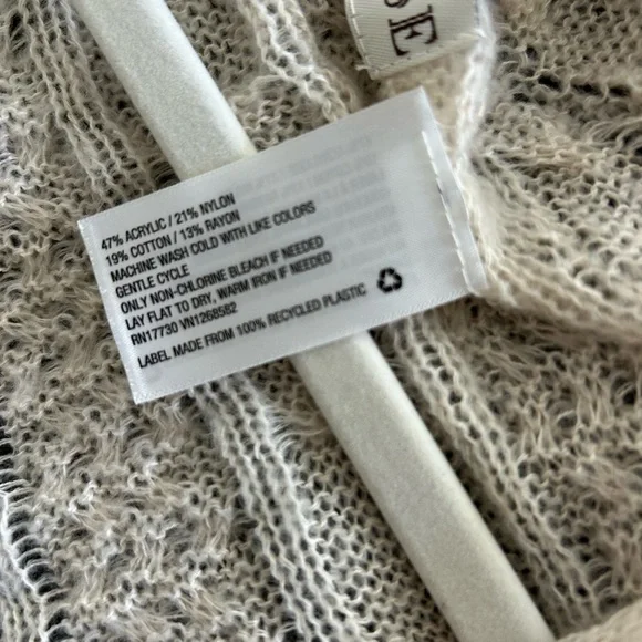 Knox Rose Beige Cable Knit Sleeveless Poncho - Picture 4 of 4